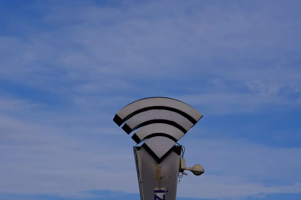 WLAN: Der vollständige Überblick — Standards, Reichweite, Sicherheit